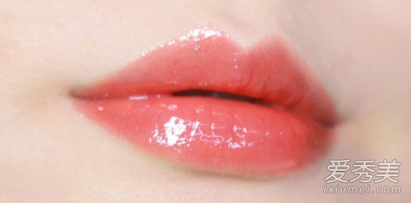刘亦菲范冰冰都换上了这种唇色 显白又减龄 唇妆画法
