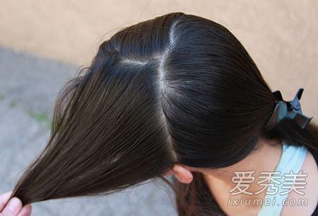 无刘海编发丸子头 9步轻松GET！ 编发丸子头的扎法