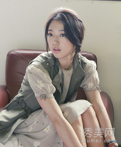 韩国女星朴信惠示范 圆脸女生适合的发型
