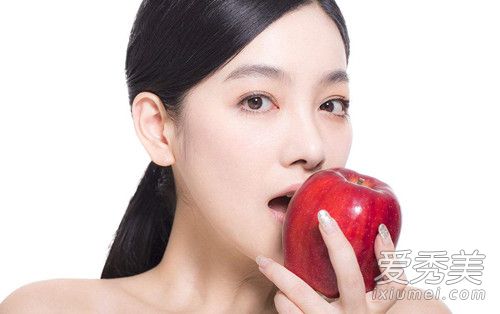 鼻子旁边长痘痘是什么原因 鼻子长痘痘了怎么消除