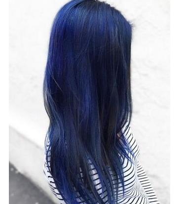 黑蓝色是什么颜色怎么染 黑蓝色头发掉色成什么颜色