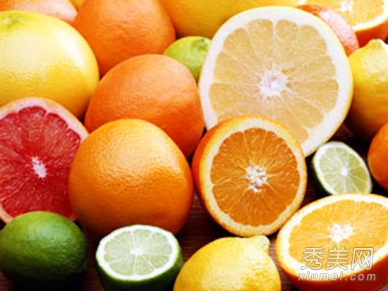 养生+美颜水果：芒果去皱葡萄排毒