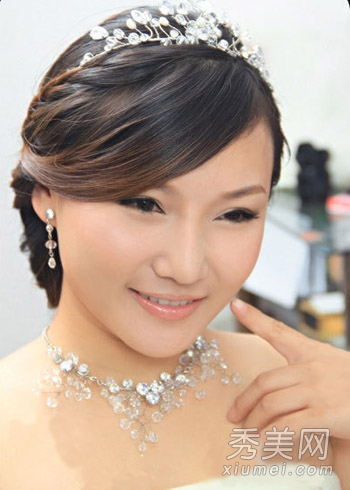 新娘发型比较图片 5款日韩欧式新娘盘发推荐