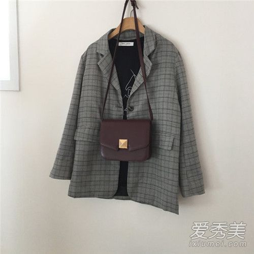 今年秋天，方格元素是主导因素！不要说你不能穿五种相配的技能。