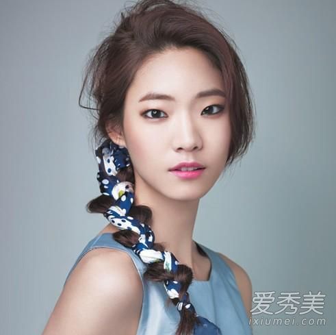 5款简单韩式发型扎法 DIY变身春日女主角