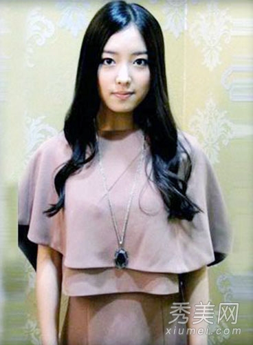 韩国女星李世英示范 圆脸适合的长发发型