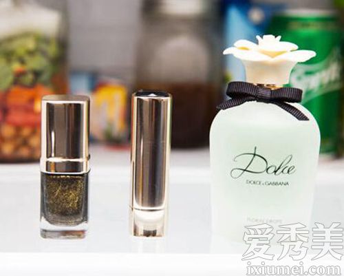 让化妆品“起死回生”的15个小妙招化妆品保存方法