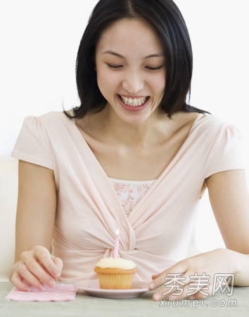 女性卵巢早衰肤松弛易脱发 吃7种食物抗老