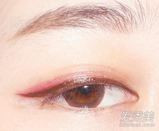 模仿Baby允儿橘色妆容 图解橘色眼影画法 眼影画法