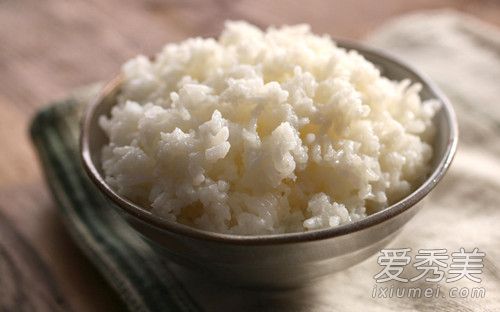 米饭去黑头有用吗 米饭去黑头要搓多久