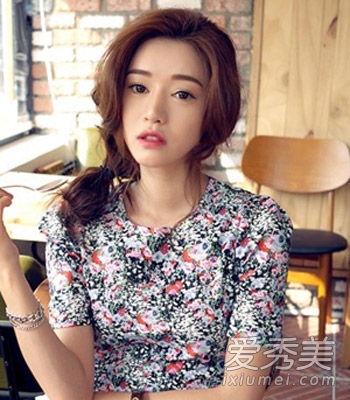 学韩国美女扎头发 2015最新甜美发型扎法