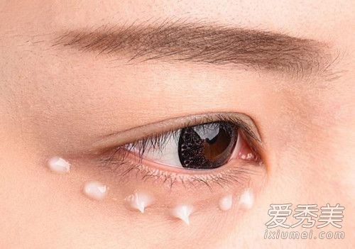 隔离霜可以直接涂在脸上吗 隔离霜可以涂在眼睛周围吗