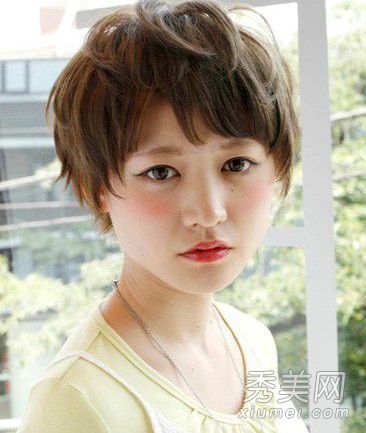 人人都爱小脸型 9款短发甩掉饼脸最显瘦