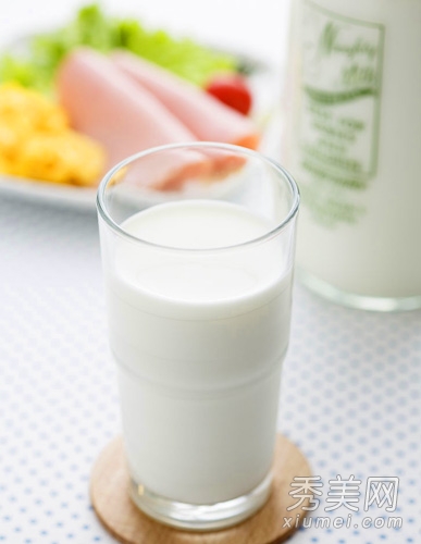 加糖越多越好？ 怎么喝牛奶最好？