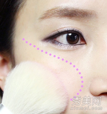 新手学化妆：图解OL通勤妆化妆步骤