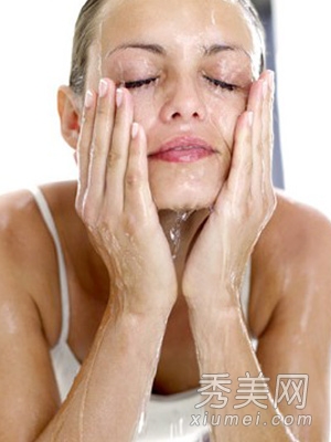 护肤小贴士：减龄嫩肤的洗脸妙招