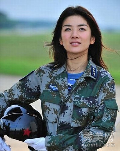 “麻辣女兵”熱播 11位女星軍裝美妝對決