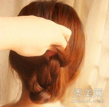 夏季最简单的气质盘发教程 化身优雅女人