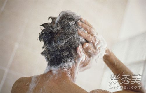 茶水要和洗发水一起用吗 茶水洗头发的正确方法