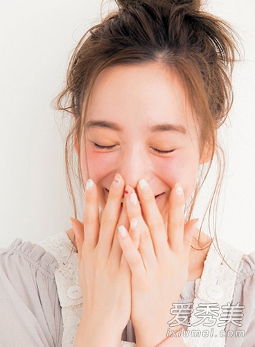 最IN“眼下腮红”让他怦然心动