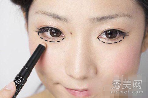 最全眼线化妆教程 初学者变妆必备