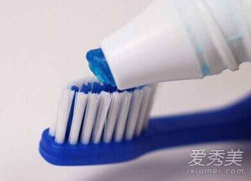 对待面部小毛病的几个妙招 实用又方便 美容小妙招