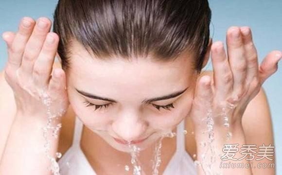 冬季如何洗脸 冬天用什么水洗脸最好 冬天洗脸正确方法