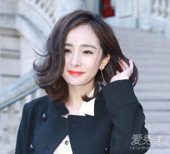 2015女明星红唇妆大PK 谁是年度最美？ 复古红唇妆
