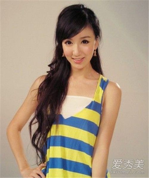 娄艺潇脸僵舒畅下巴变尖 明明很好看了干嘛还要整呢？ 女明星整容前后照片
