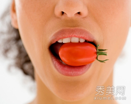 防止嘴唇干裂 秋冬季节吃什么好？