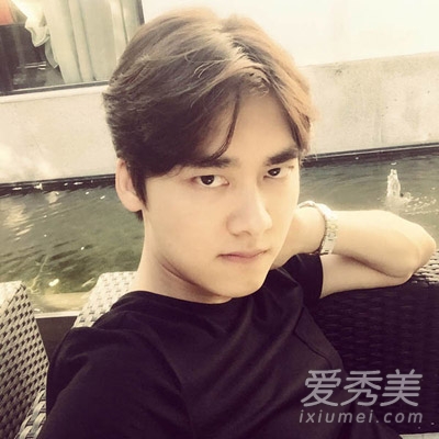 盗墓笔记李易峰发型叫什么？最新发型图片