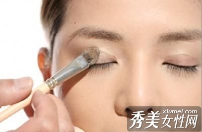淡淡魅惑 李毓芬疗癒系圆眼妆