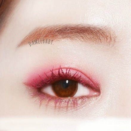 浪漫桃花系眼妆怎么画 桃花眼妆的画法步骤图片
