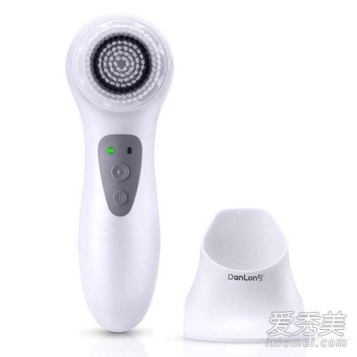 洁面仪用什么洗面奶 洁面仪可以去黑头吗 洁面仪怎么去黑头