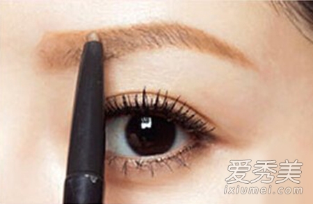 眉笔眉粉怎么用？眉笔颜色怎么选？