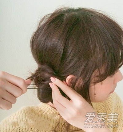花苞头的扎法图解 不用盘发器也有立体感