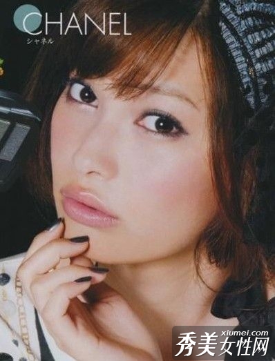 日系美妆 成就电眼女神