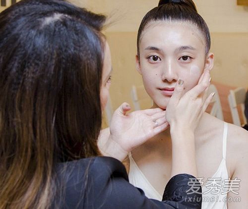 台湾明星彩妆师吐槽 常见6大化妆雷区 错误化妆方法