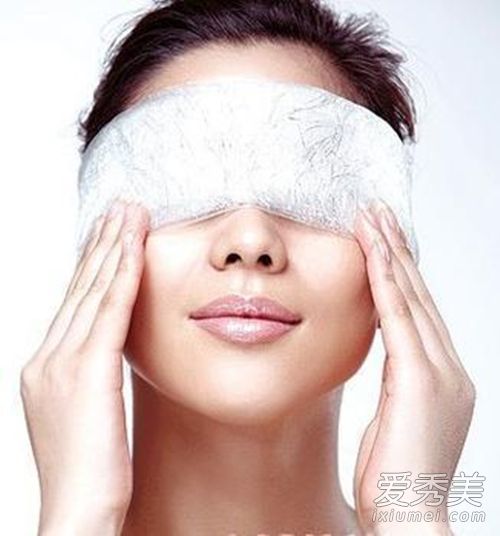 身边常备这小物 拥抱年轻赶走眼袋 去除眼袋的方法