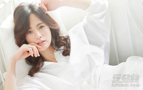 10分钟“心机睡醒妆”让你变睡美人 自然淡妆画法