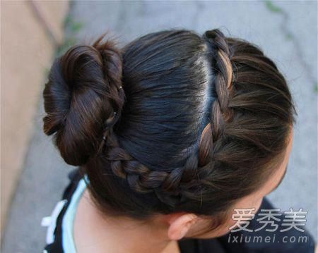 无刘海编发丸子头 9步轻松GET！ 编发丸子头的扎法