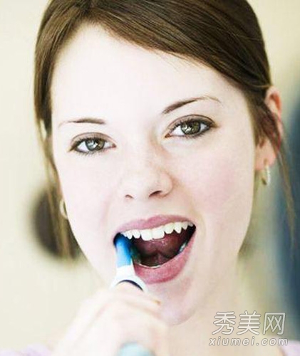 日常7大恶习 让你牙齿泛黄变黑