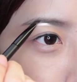 自然眉毛画法：3分钟修眉+画眉教程 韩式自然眉毛