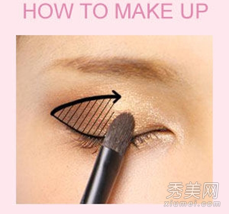 Copy超模米兰达可儿 迷人天使电眼妆（图）