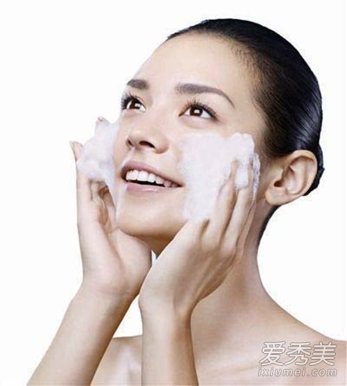 洗脸也能防衰老 这样洗脸让你年轻十岁 护肤小知识