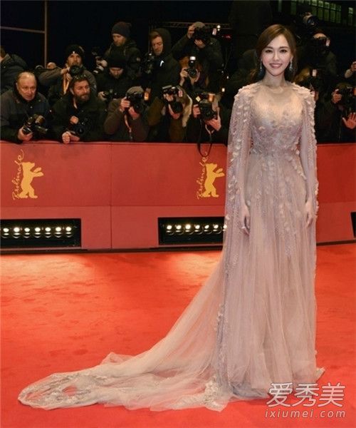 外网无PS照公开！唐嫣天然美颜真心令人服气 明星保养