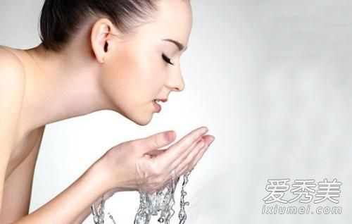 冬季如何洗脸 冬天用什么水洗脸最好 冬天洗脸正确方法