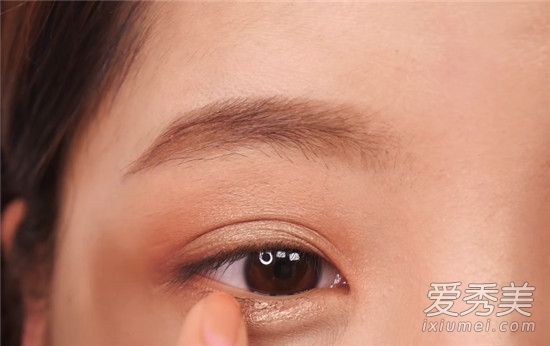 宋仲基为什么喜欢宋慧乔 乔妹靠卧蚕妆容成功打动欧巴的心