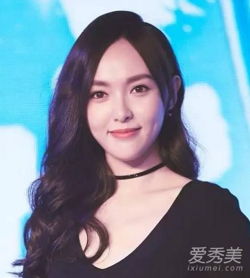 唐嫣自拍中头发是什么颜色 夏季染什么颜色好看