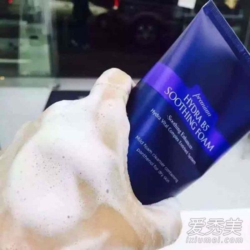 AHC高效玻尿酸B5洗面奶怎么样 AHC玻尿酸B5洗面奶新老款区别
